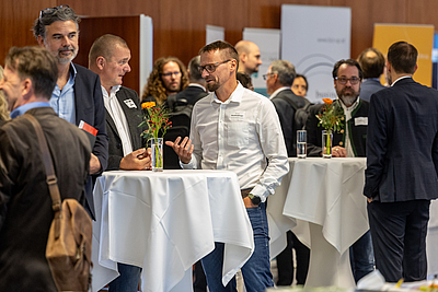 v. l.: Stefan Gebauer (Greiner Bio-One), Gerald Mayrhofer (Medtronic), Bernhard Hochholdinger (OÖ Gesundheitsholding) © Erwin Pils